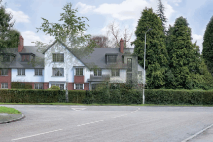 Front Exterior of Oadby Manor Care Home in Oadby, Leicestershire